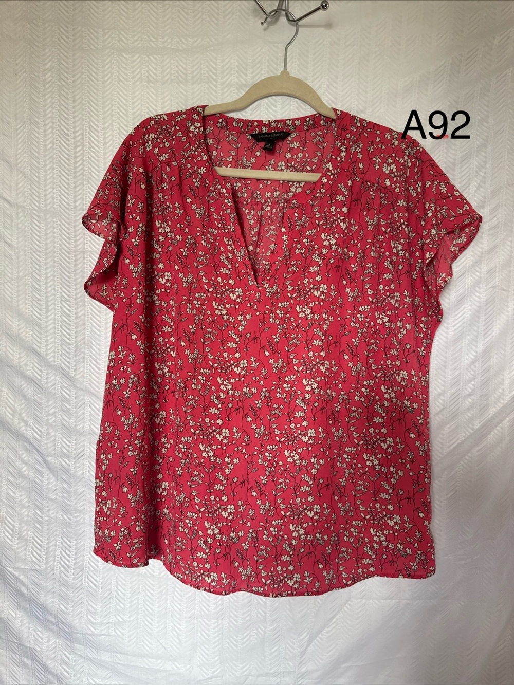 Banana Republic summer Pink Floral V-Neck Flutter Sleeve Blouse